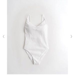 Hollister bathing suit - new with tags